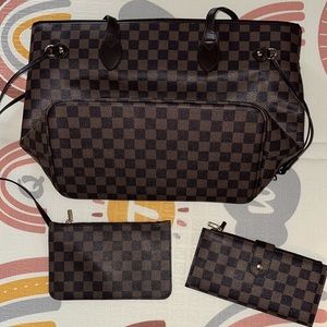 Brown checkered tote